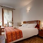 San Samuele Hotel *