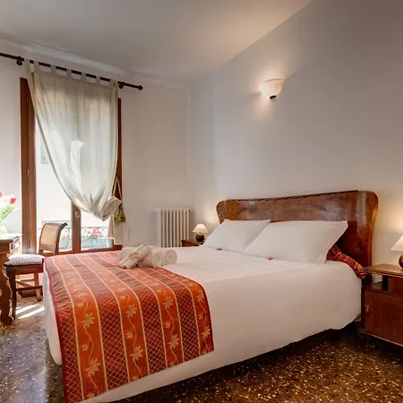 San Samuele Hotel *
